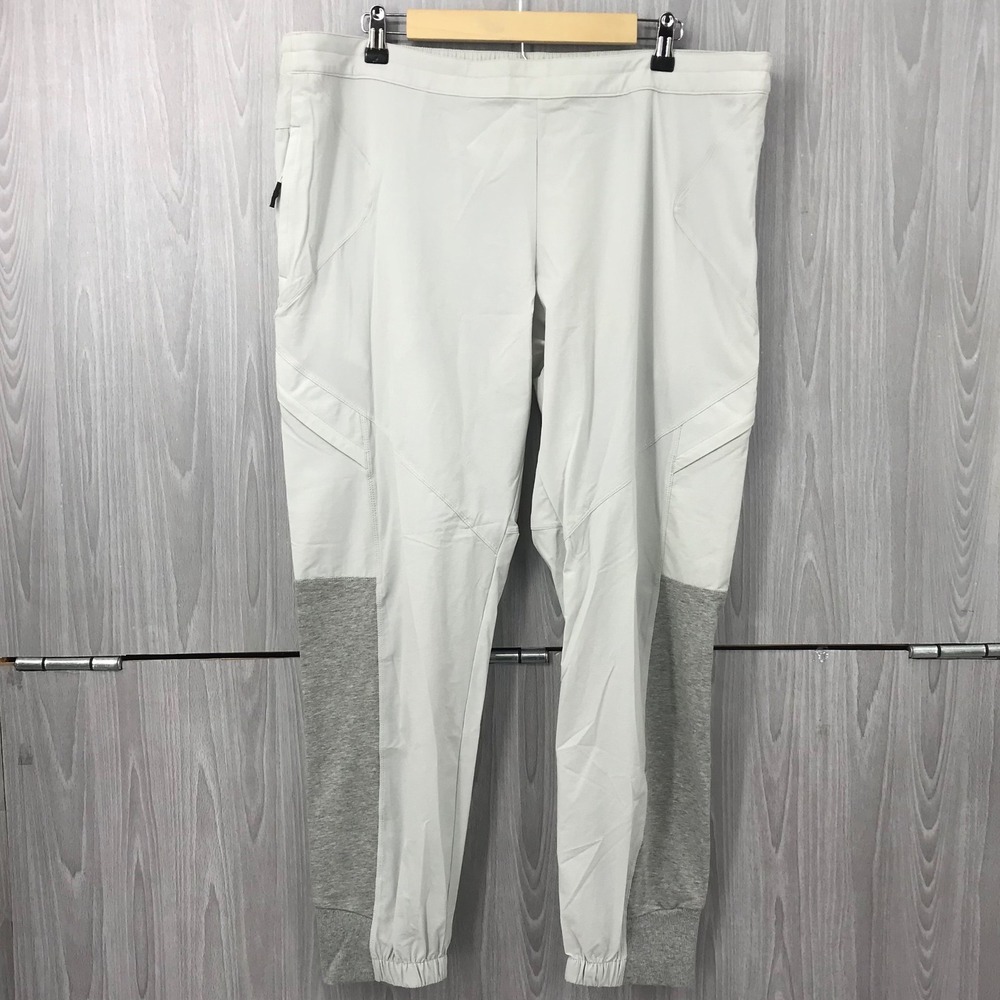 Under Armour Mens XL Gray Hybrid Joggers Cargo Zipper Pockets Athletic Pants